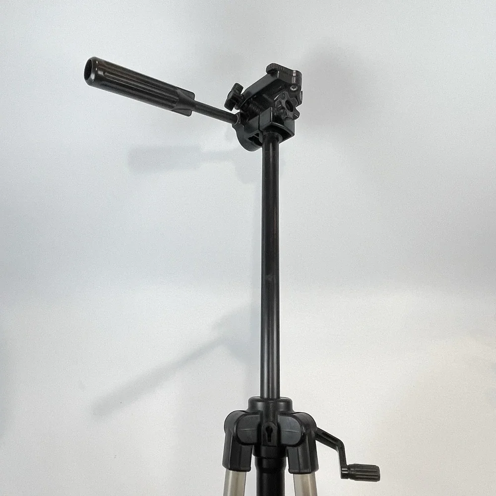 Velbon Videomate 400 Aluminum Adjustable Camara Tripod Ext. 5 Feet With Panhead